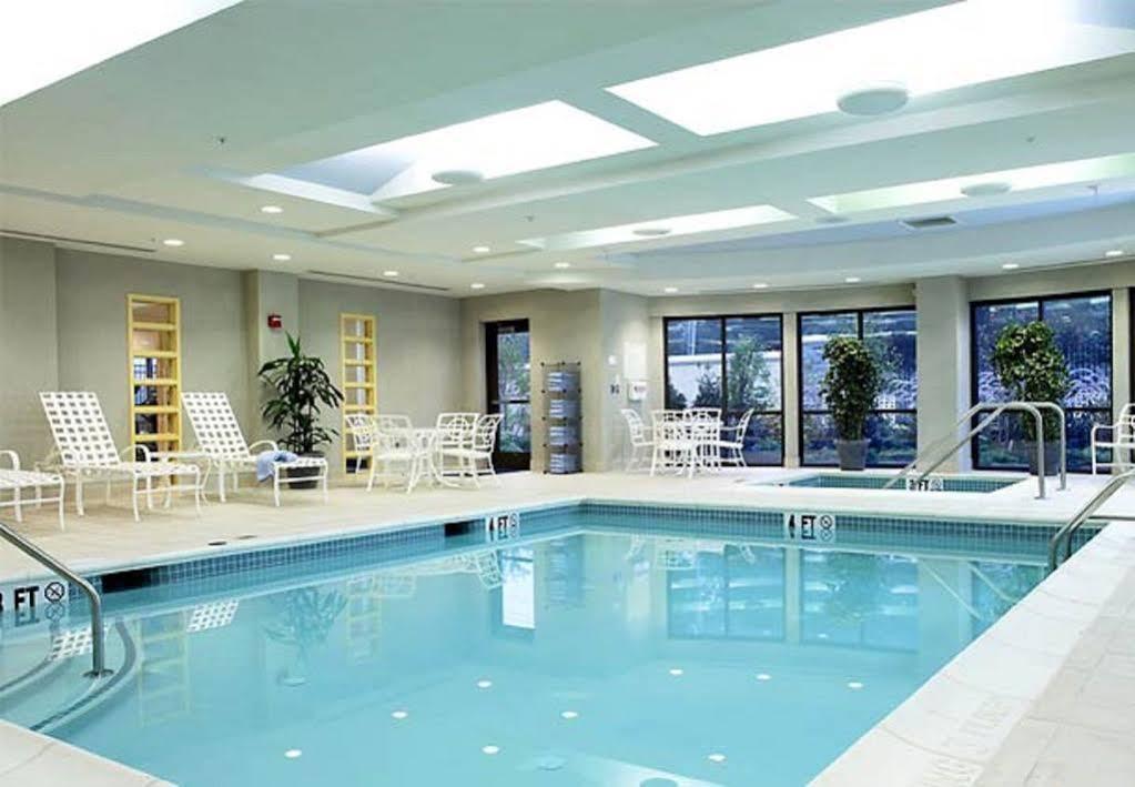 Courtyard Lancaster Hotel Fertility Екстериор снимка