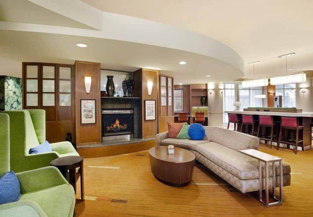 Courtyard Lancaster Hotel Fertility Екстериор снимка