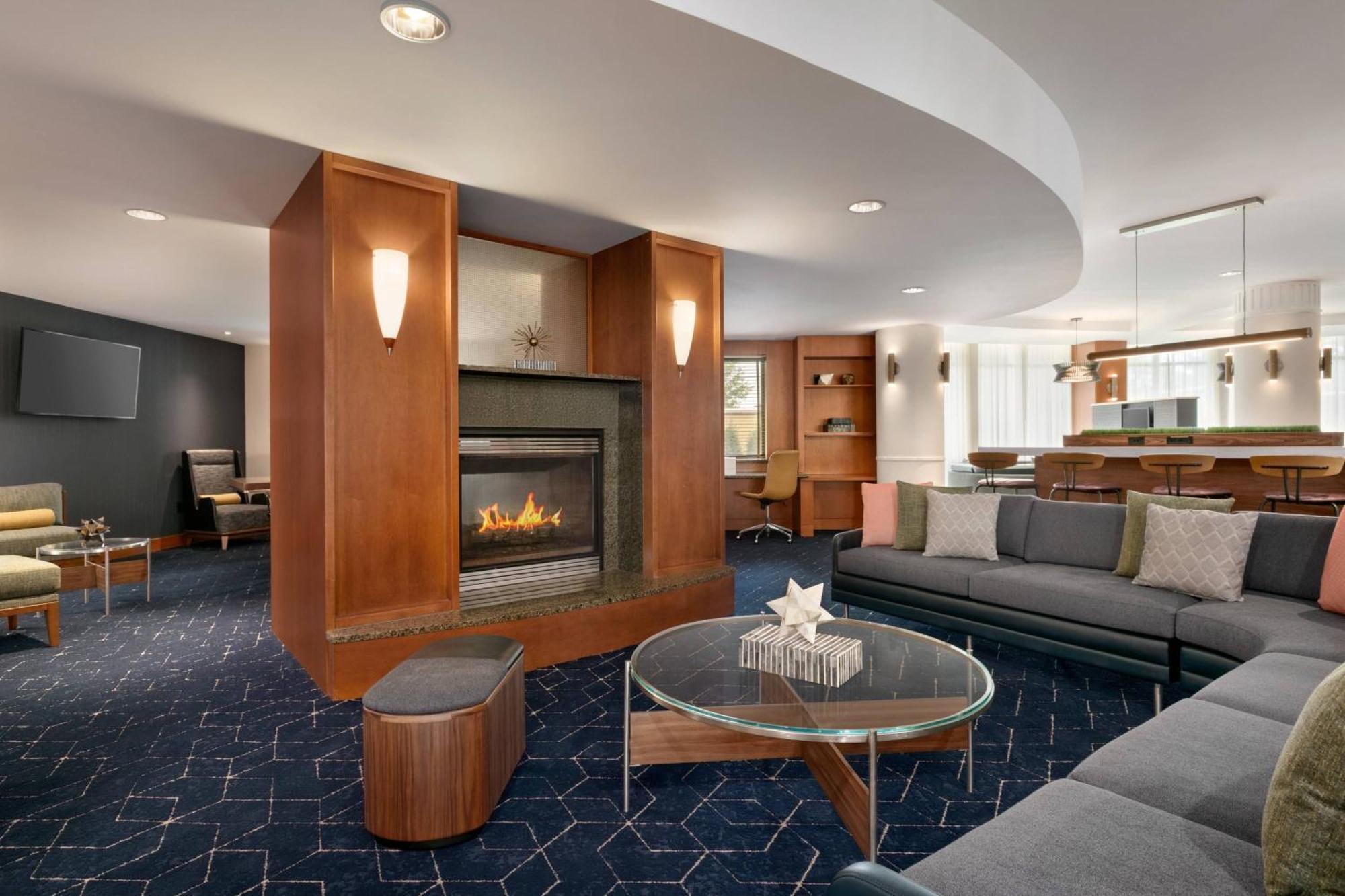 Courtyard Lancaster Hotel Fertility Екстериор снимка