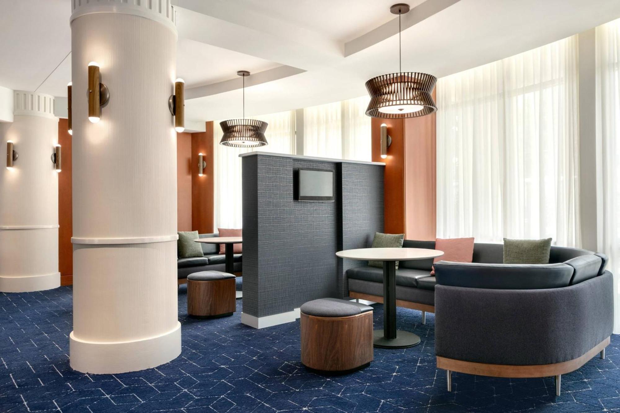 Courtyard Lancaster Hotel Fertility Екстериор снимка